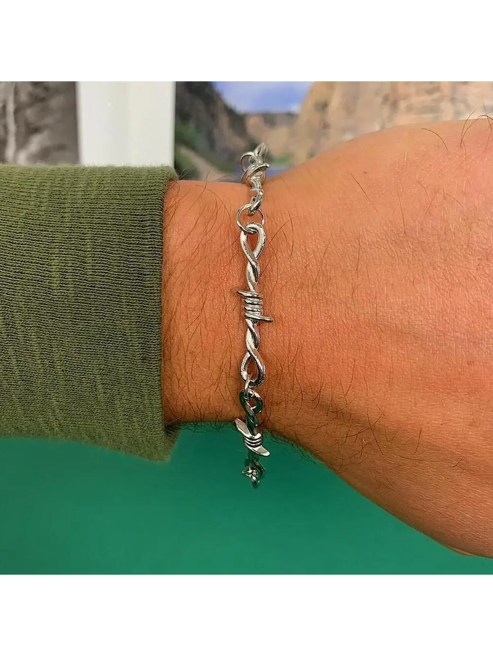 Y2k Cyber barbwire opium punk style bracelet. Cool design. Nice quality. Chain